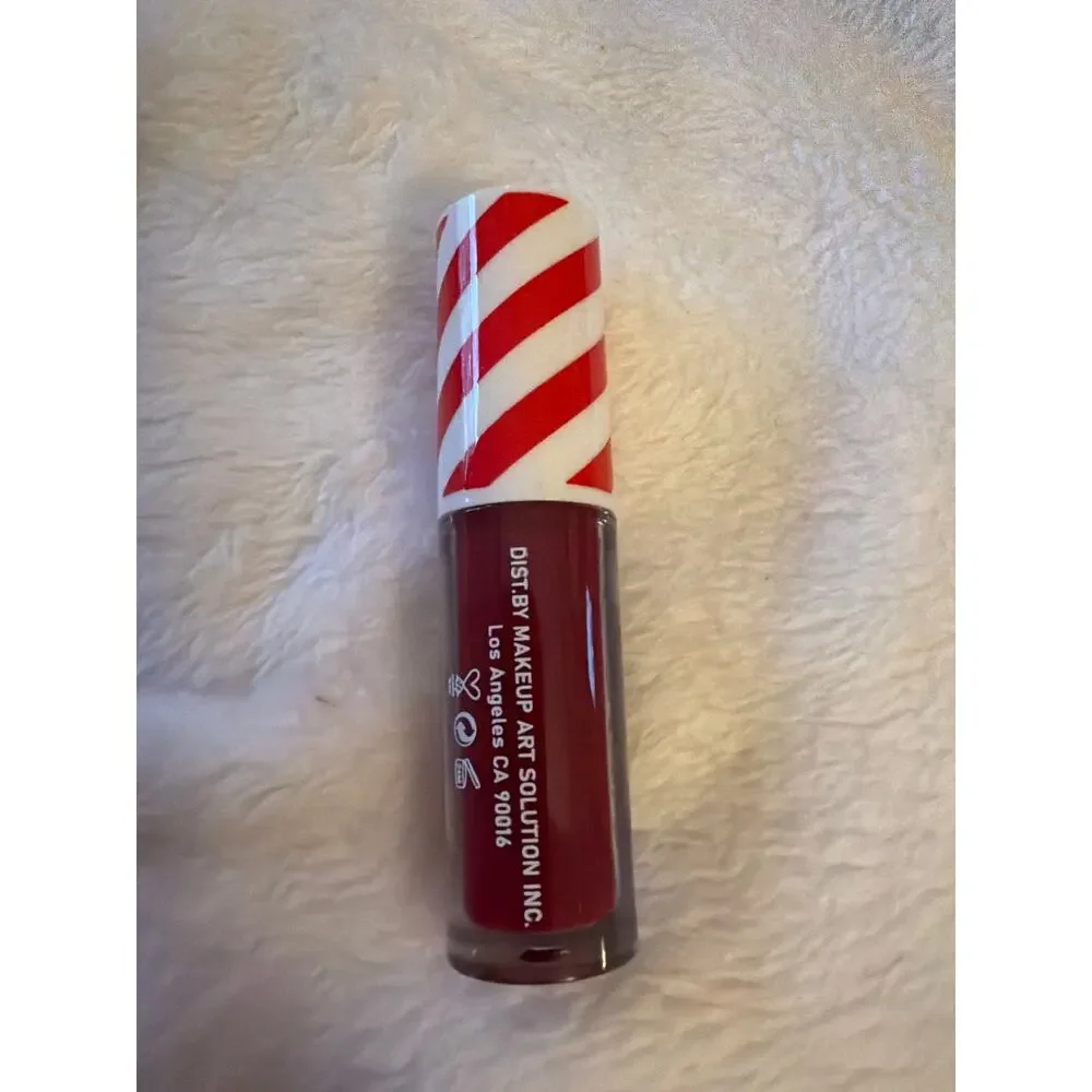 Ultramo Cool Girl Liquid Lipstick #3 Mate Matte Berry Red Candy Cane Cap NEW